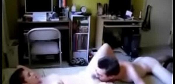 Adolescente follada de lado